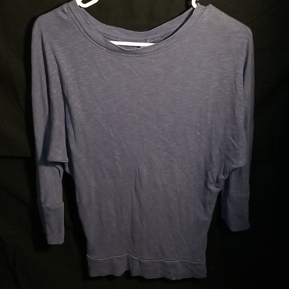 Womens Small 3/4 Sleeve shirt